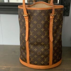 Louis Vuitton Bucket GM